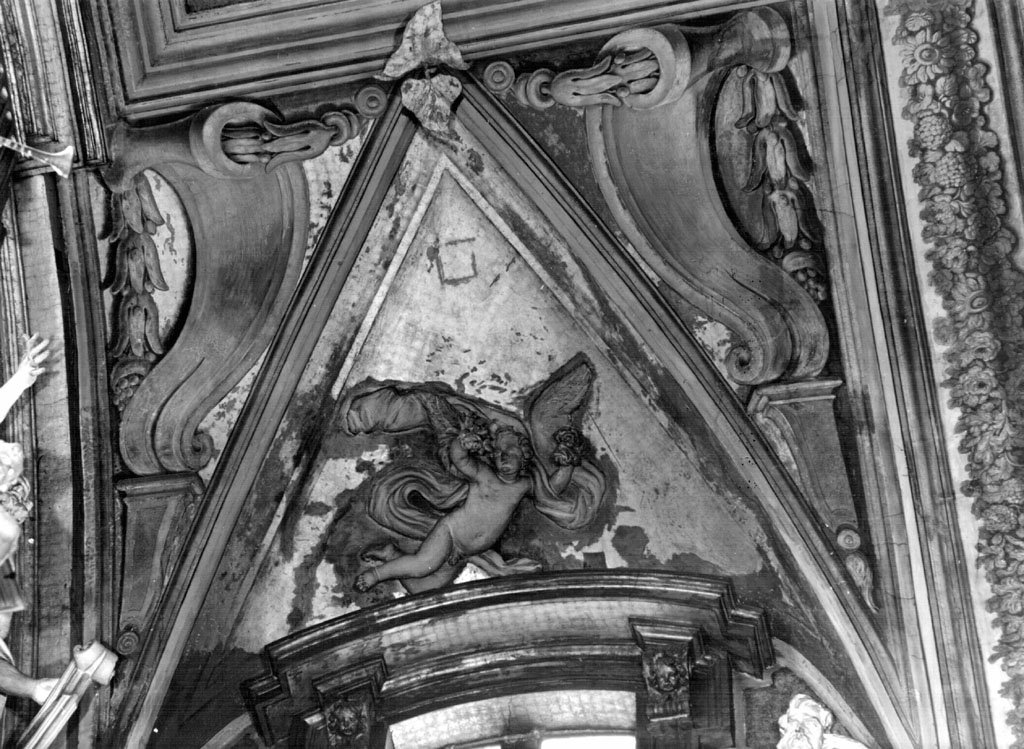 Putto con ghirlanda di fiori (rilievo, serie) - ambito italiano (sec. XVII)